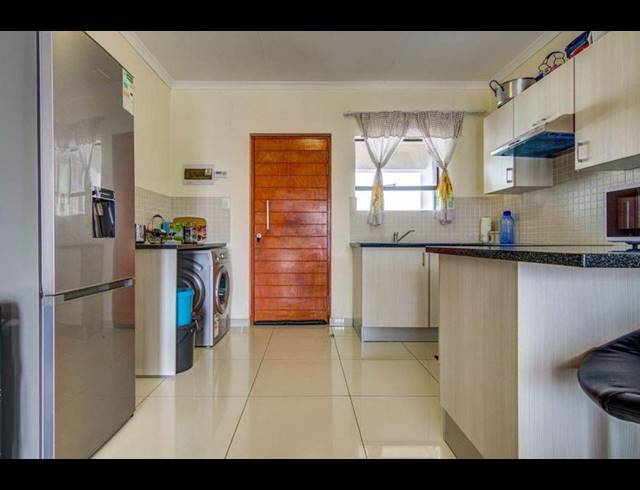 2 BEDROOM APARTMENT FOR SALE IN POMONA AH